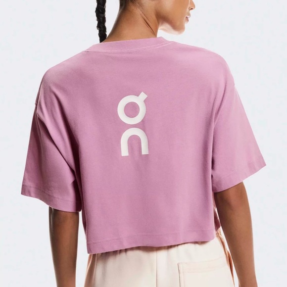 On Women's Club Boxy-T - Picture 2 of 6